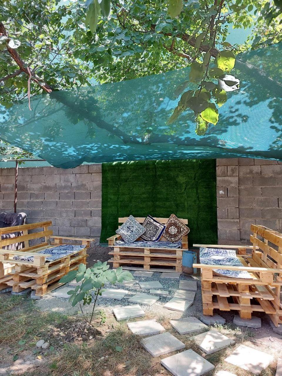 Abs Guest House Osch Exterior foto